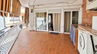 Etagenwohnung in Canet de Mar. Piso esquinero con gran balcón y ascensor en canet de mar