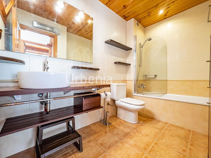Foto a2683527-2761-47f5-9692-0bad195a2b01. Casa amb calefacció aparcament a Nucli Urbà Argentona