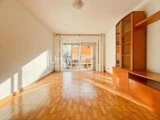 Flat in Zona alta. Arenys de mar luminoso piso de 3 hab. con balcón y sol de mañana