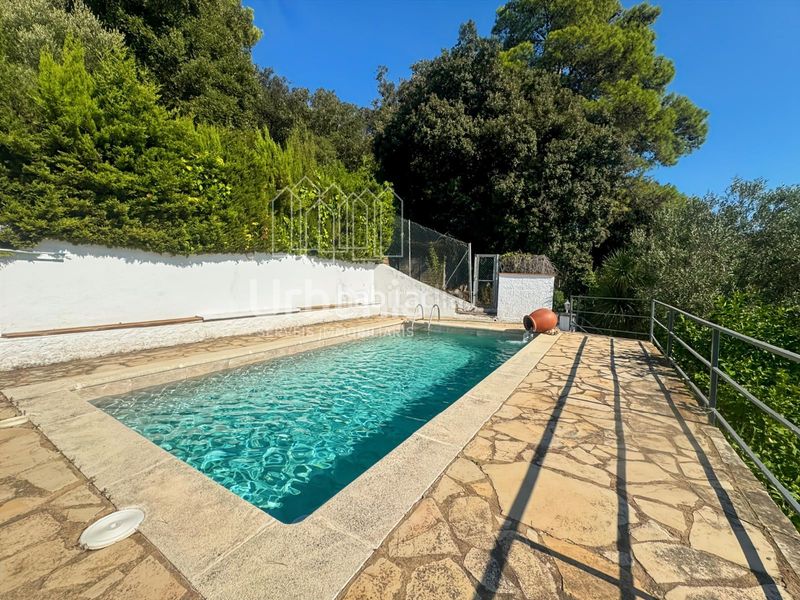 Foto b1817414-0f93-4fbe-a898-91c0496991bd. Casa sant cebria de vallalta can xuxa. espectacular casa con piscina, gran salón con chimenea y bosque privado a 4 min del pueblo en Sant Cebrià de Vallalta