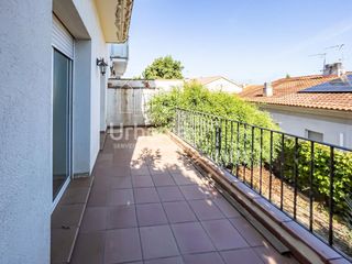 Haus in Nucli Urbà. Casa adosada a 3 vientos en venta en can barrau, argentona