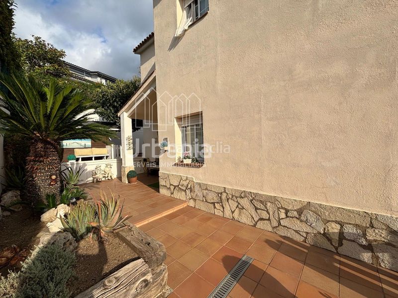 Foto 5c5d2d7f-9484-438d-956d-90d2f10599a8. Casa a Centre Arenys de Mar