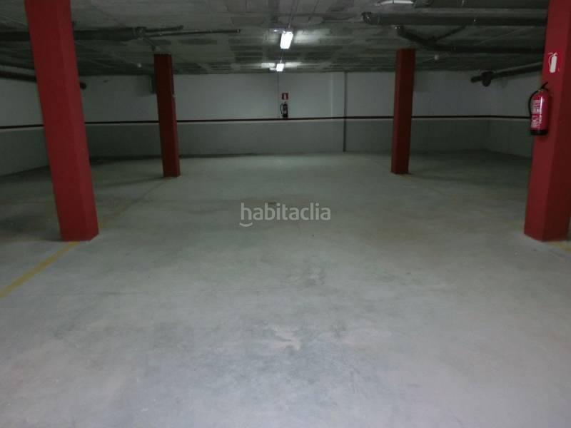 Foto ffd02d3d-e0d4-4c82-a40c-3bcbfbde21f7. Parking voiture dans Nord La Ràpita