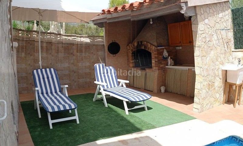 Foto f8ac37cc-693b-4b93-8915-add346c978c8. Xalet amb aparcament piscina a Alcanar