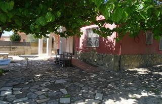 Xalet a Alcanar. Chalet de 80 m2, amplia zona de jardín, barbacoa, a 600 m del  m