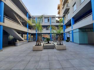 Local Comercial a Centre. Negocio en el centro población.