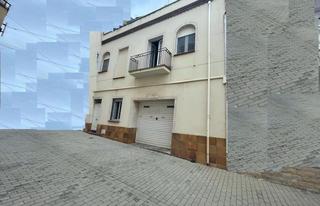 Casa a Centre. Casa muy céntrica,  a unos 600 m de las playas, para reformar