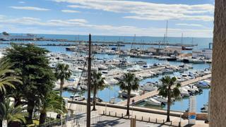 Flat in El Maset. Bonito piso en la zona del puerto y playa