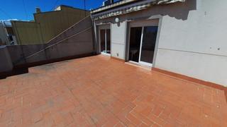 Duplex in Avinguda Catalunya. Descubre tu nuevo hogar en el encantador barrio de la rápita!