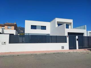 Xalet a Alcanar. Vive la experiencia de lujo en este impresionante chalet de 180