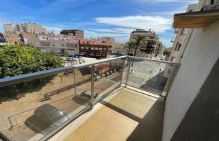 Appartement à Nord. Piso amplio, luminoso, terraza, parking, que mas se puede pedir?