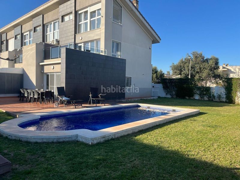 Foto 6e32d87a-7e03-4291-959d-4e8ae81d52f5. Casa adossada amb calefacció aparcament piscina a Vinaròs