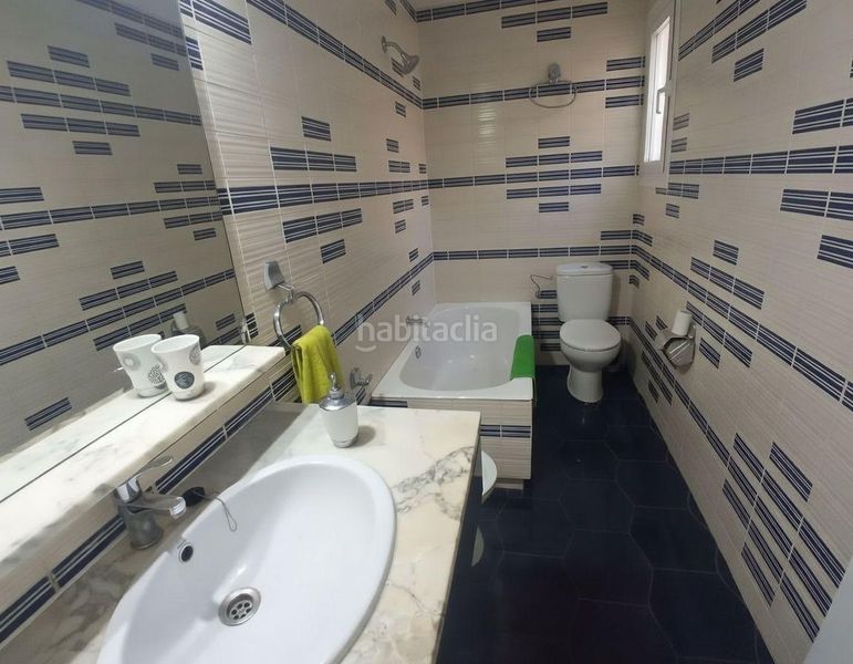 Foto 089becd7-526d-40f1-b8d6-2f93fbbbb5d0. Edificio espectacular edificio con almacen, 2 pisos y terrado comunitario en zona muy tranquila en La Ràpita