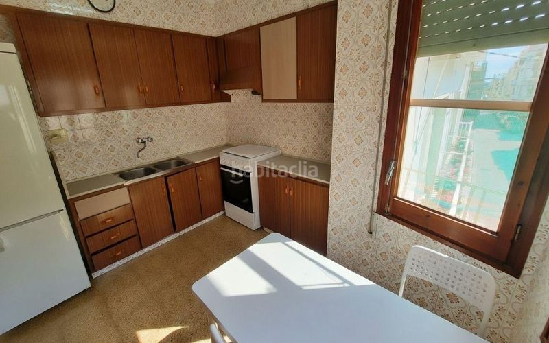Foto 54352a1d-ec44-416d-9dc4-1505263dba9b. Edificio espectacular edificio con almacen, 2 pisos y terrado comunitario en zona muy tranquila en La Ràpita