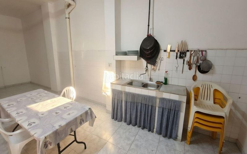 Foto 9ee77d2f-f26c-44f3-9340-bd868794091a. Edificio espectacular edificio con almacen, 2 pisos y terrado comunitario en zona muy tranquila en La Ràpita