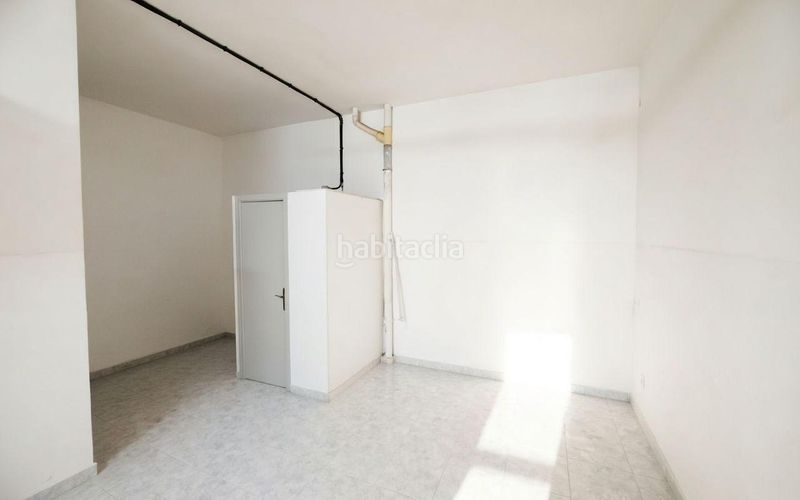 Foto df70c834-6731-456d-994a-4a75e7c20af8. Edificio espectacular edificio con almacen, 2 pisos y terrado comunitario en zona muy tranquila en La Ràpita