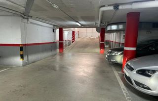 Autoparkplatz in Nord. Plaza de parking con trastero, a nada del centro
