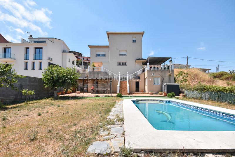 Foto 249097a1-3c6a-4a0c-a40d-ac94a7632b4e. Chalet  a 4 vientos con piscina en Canyelles
