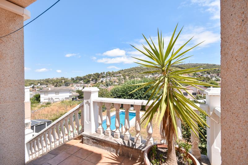 Foto ed615335-c79e-4126-9b9a-a5296b2dc22b. Chalet  a 4 vientos con piscina en Canyelles