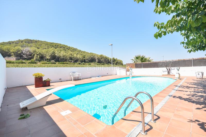 Foto 738dcc0b-d57b-4034-8614-4af7c2d4ebb3. Chalet sitges edificia os presenta esta espectacular casa con piscina en Calafell