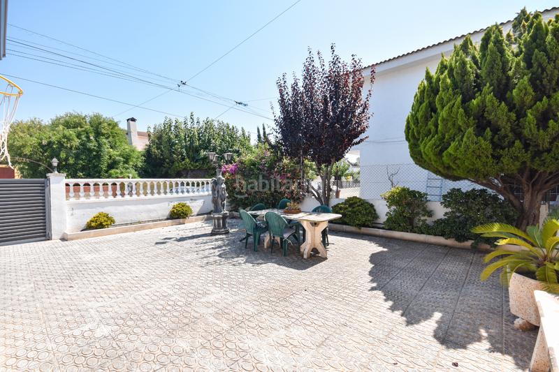 Foto a50b7c74-523c-4dfa-8693-b5b6e6551502. Chalet sitges edificia os presenta esta espectacular casa con piscina en Calafell