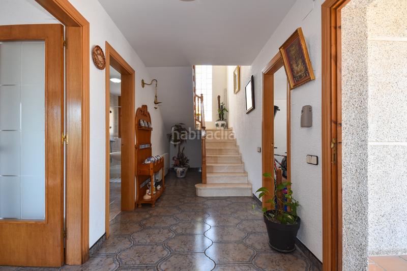 Foto c6f4200d-36f8-4a3f-bb88-f86fb604a9a1. Chalet sitges edificia os presenta esta espectacular casa con piscina en Calafell