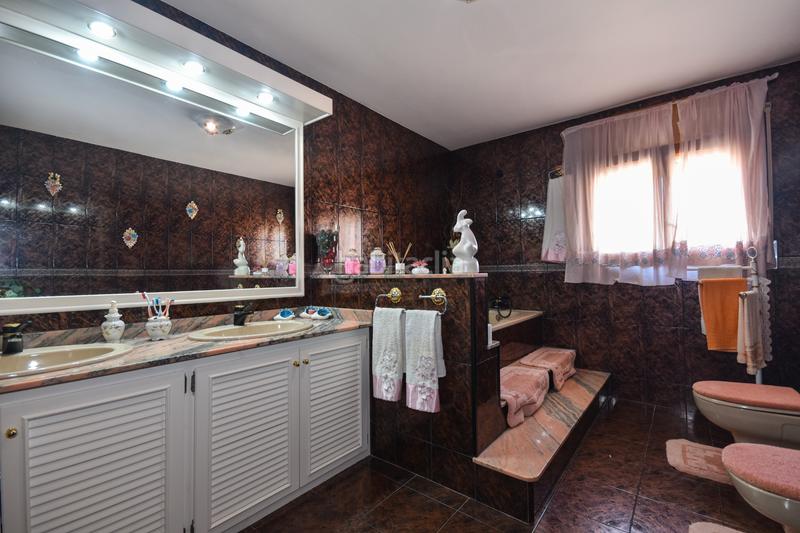 Foto fa294715-6c06-437b-8d83-6fb575b5212c. Chalet sitges edificia os presenta esta espectacular casa con piscina en Calafell