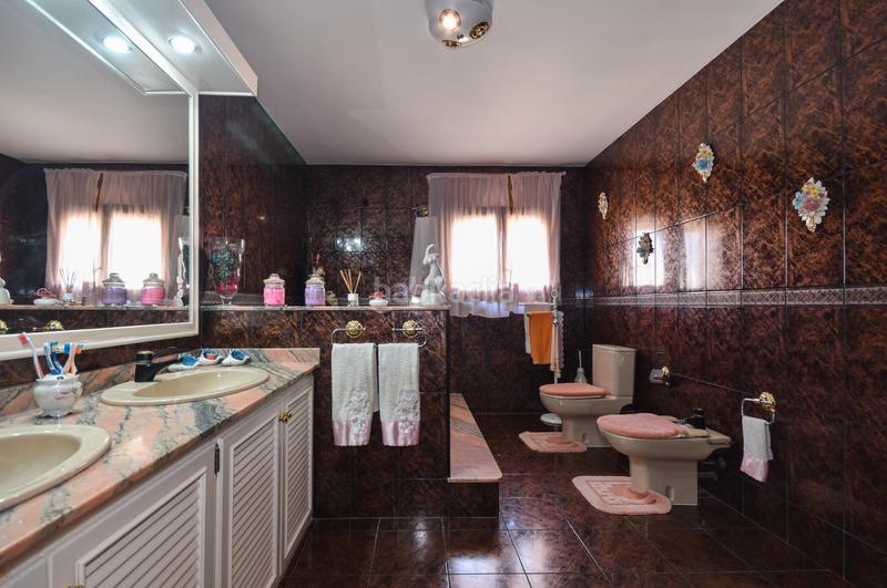 Foto fd306862-ece8-4dac-b889-dcac67b91f79. Chalet sitges edificia os presenta esta espectacular casa con piscina en Calafell