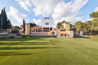 Casa  Sant francesc. Casa a 4 vientos con piscina y campo de fútbol