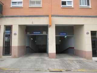 Alquiler Parking coche en Carrer de crisòstom martínez 40. 60€ plaza de garaje en alquiler en la finca de consum