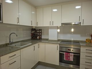 Pis  Carrer del doctor fleming. 215.000€ piso de 4 dormitorios con plaza de garaje
