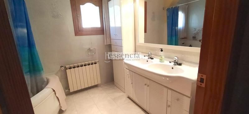 Foto f9efe770-620f-467b-b644-19a13913e368. Chalet con riscaldamento parcheggio piscina in Barx