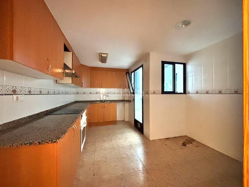 Foto e73fbbbb-27cf-4cf6-8077-6c0587a8867f. Pis amb aparcament a Corea Gandia