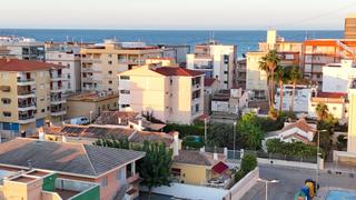Chalet in Bellreguard. Chalet pareado en playa  bellreguard, 267 m2 parcela y 100 m2 de