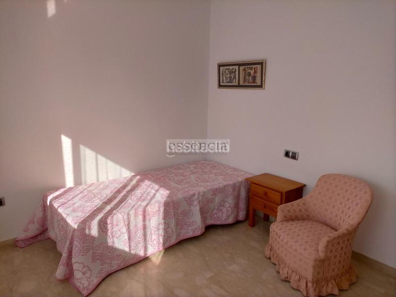 Foto 40f29318-534b-401c-b243-350d1bd4211f. Reihenhaus mit parking in Park Nord - Casona Gandia