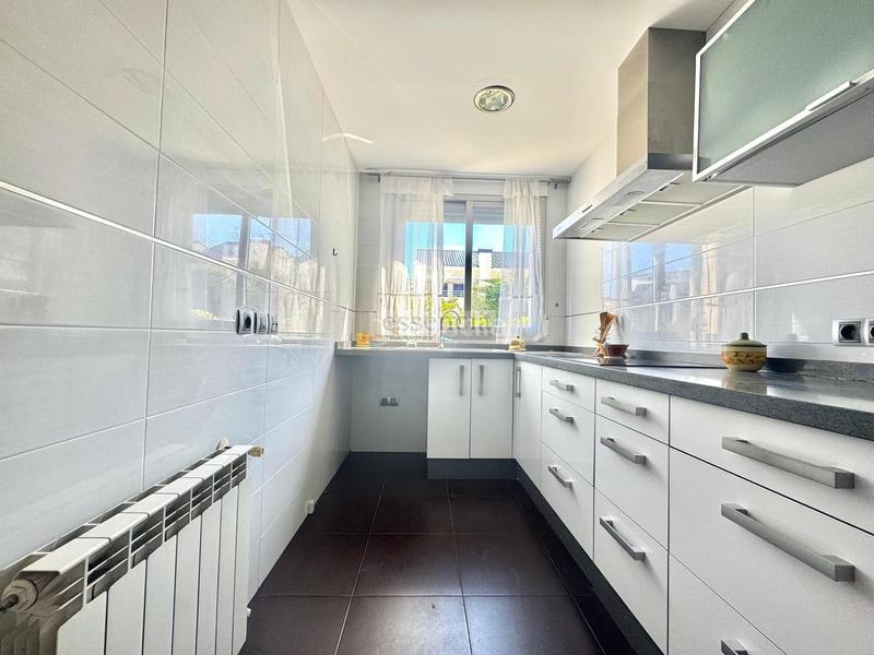 Foto 9a4efc5a-3547-4d9a-b5eb-41c3c4e36240. Reihenhaus mit parking in Park Nord - Casona Gandia