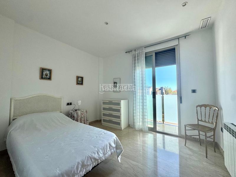 Foto c3a75a70-7dc9-428c-a658-5f1d79a2cd56. Reihenhaus mit parking in Park Nord - Casona Gandia