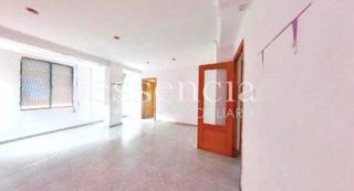 Pis  Calle gregori maians. Piso en la calle gregori maians a reformar en 2 planta sin ascen