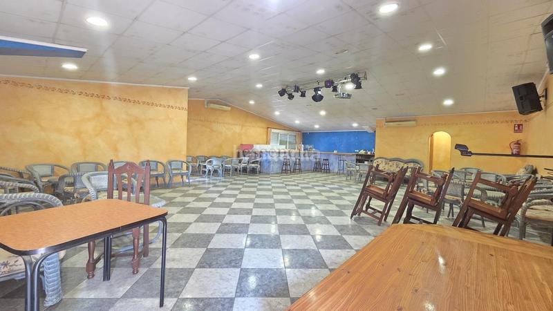 Foto fc86eaeb-ff3c-40bd-8a7c-9ed2a24e448e. Locale commerciale in Palma de Gandía