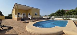 Chalet en Oliva Playa. Villa en oliva