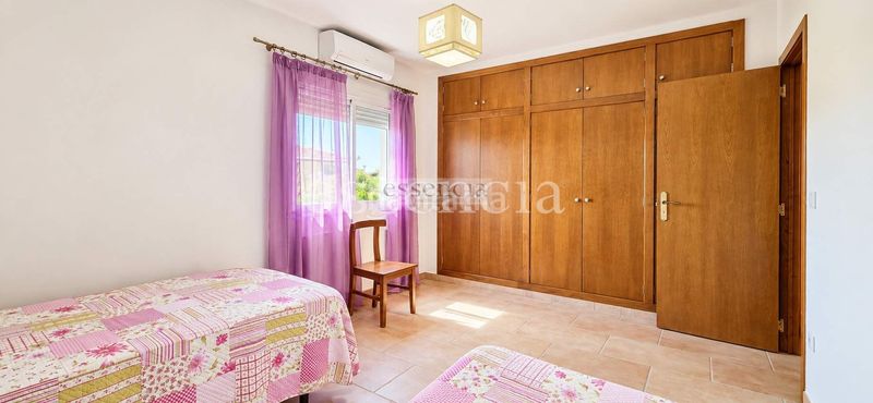 Foto 5f86cc2a-67f2-4841-ac32-d75db3eee4e8. Xalet amb calefacció aparcament piscina a Oliva playa Oliva