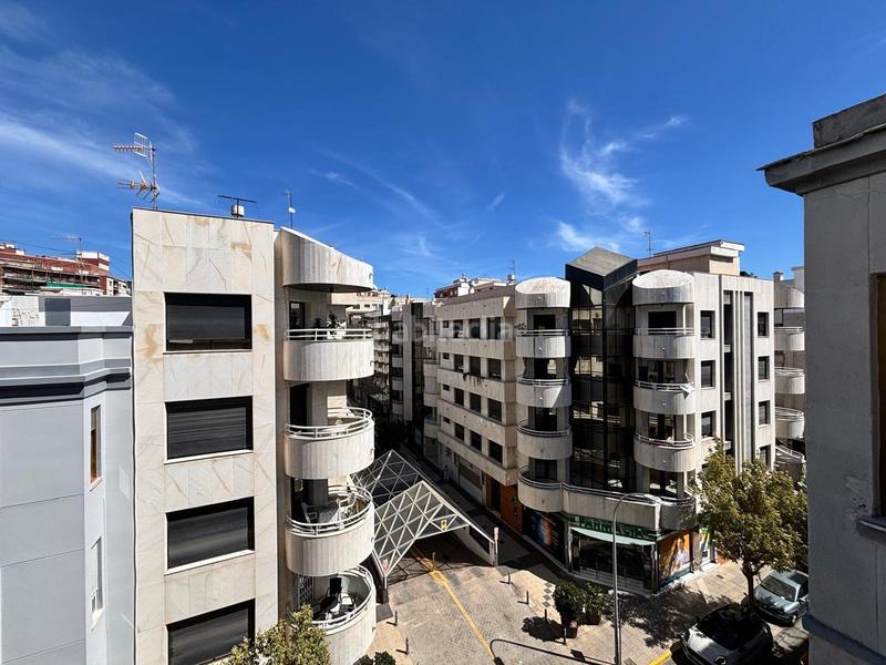 Foto 004d6969-f86b-494e-a5d4-f7af976c79db. Haus mit parking in Germaníes - Juzgados Gandia