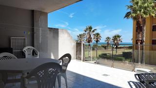 Apartament a Guardamar. Apartamento gran terraza y vistas a la playa
