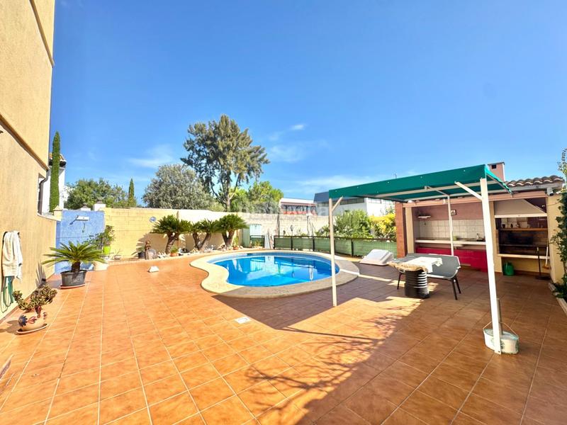 Foto 31ca40fa-c459-4d9a-b64f-6b9b45527c5d. Chalet con parcheggio piscina in Palmera