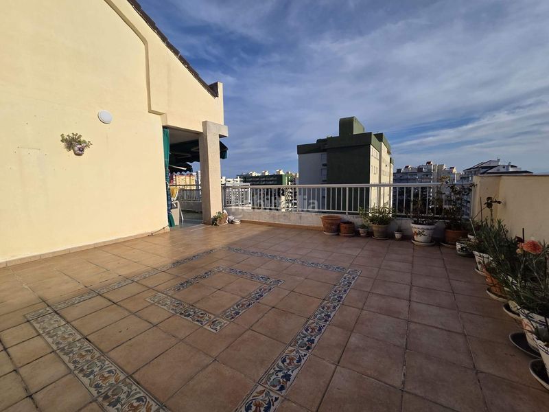 Foto b13b4291-9729-4cf4-a76e-882575960b58. Àtic amb calefacció piscina a Playa de Gandía Gandia