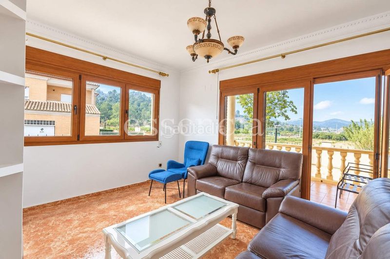Foto a5948fc5-ad0b-4861-b9c0-403d10a8e593. Xalet amb aparcament piscina a Benirredrà