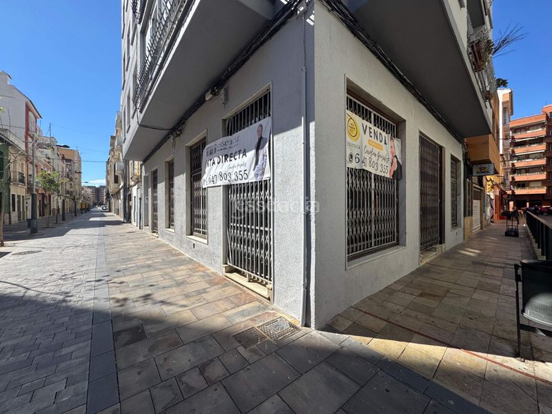 Foto d82a08c9-4a11-47ed-b92a-0911e13b95b3. Local comercial local prime en chaflán plaza del prado, gandía en Gandia
