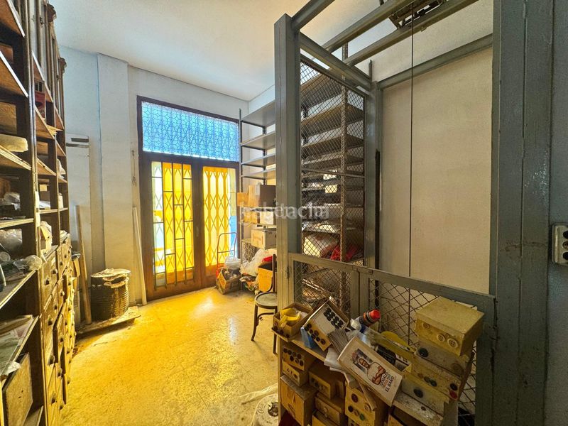 Foto e67d0093-4ba0-42d8-b458-7828b0d31fb0. Local comercial local prime en chaflán plaza del prado, gandía en Gandia
