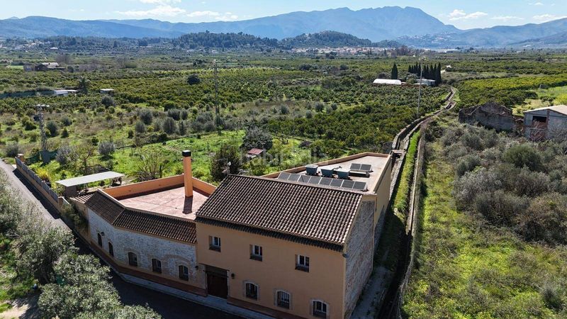 Foto 0fcc7ff8-7189-4a7d-9961-5c8ffa0cf6f1. Casa amb aparcament a Potríes