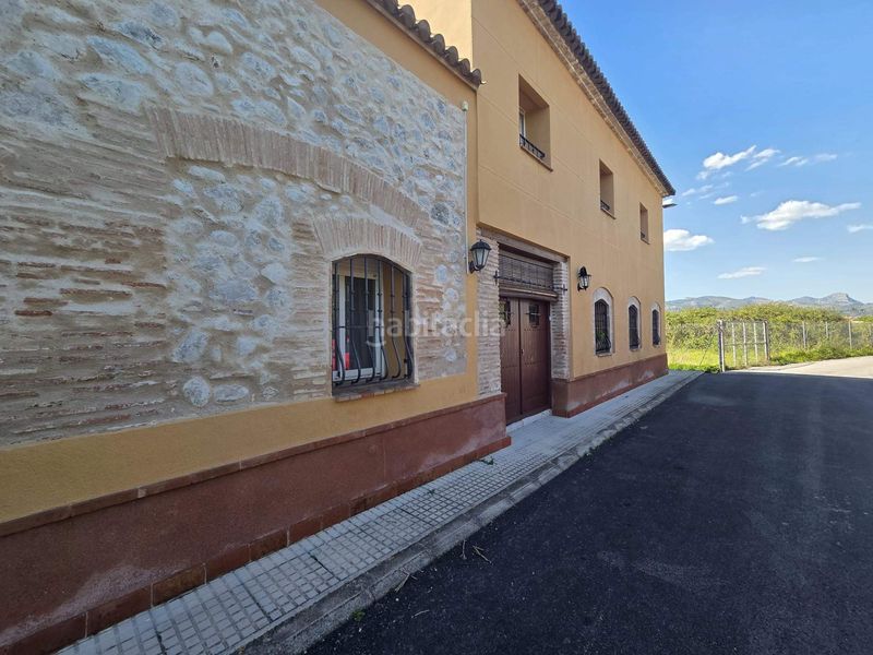 Foto 3c5950cd-1d52-4cb0-a9dd-55088b12c56f. Casa amb aparcament a Potríes